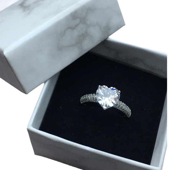 VIDEO LISTING S925 Heart Ring - Picture 1 of 10